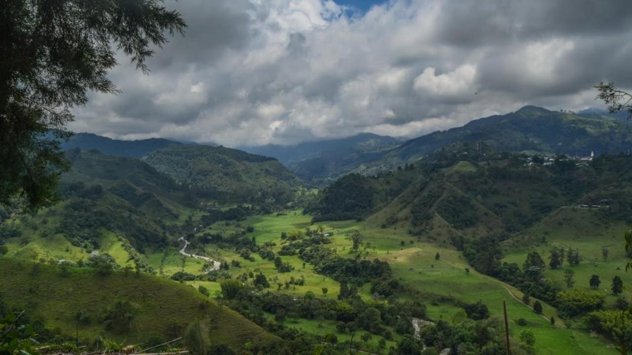 Hostal Rural La Montana Alquiyapura سالنتو المظهر الخارجي الصورة